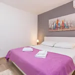 Stunning Apartment In Sveti Filip I Jakov 公寓 *