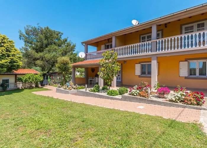 Lovely Apartment In Sveti Filip I Jakov *
