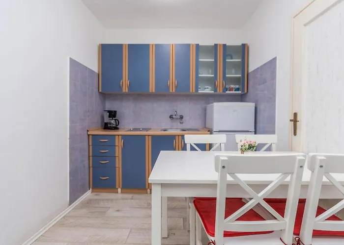 Lovely Apartment In Sveti Filip I Jakov Apartmán