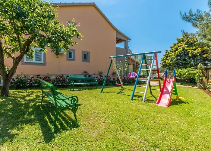 Lovely Apartment In Sveti Filip I Jakov Apartmán Sveti Filip i Jakov