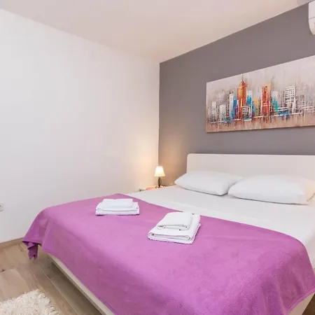 Stunning Apartment In Sveti Filip I Jakov Daire *