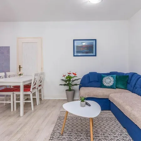 Daire Stunning Apartment In Sveti Filip I Jakov *