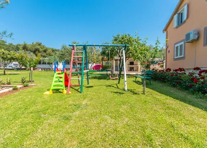 Апартаменты Lovely Apartment In Sveti Filip I Jakov