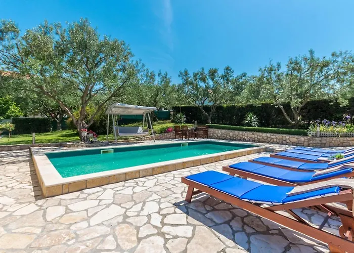 Lovely Apartment In Sveti Filip I Jakov *