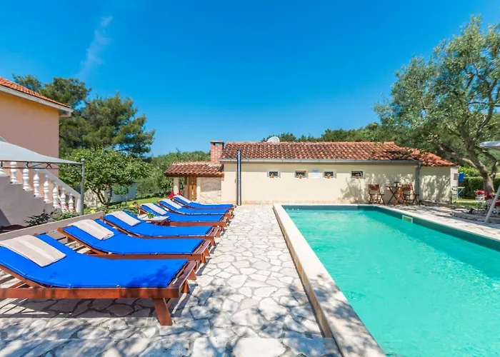 Lovely Apartment In Sveti Filip I Jakov *