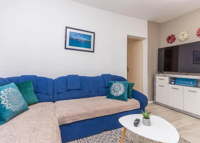 Lovely Apartment In Sveti Filip I Jakov Апартаменты